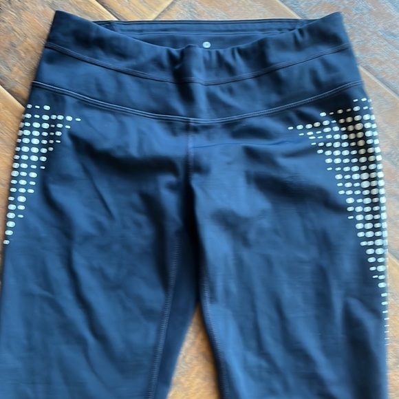 Athleta Capris - Size Small - Picture 3 of 12